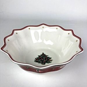 Villeroy Boch Toys Delight Salad Rice bowl red scalloped Christmas tree